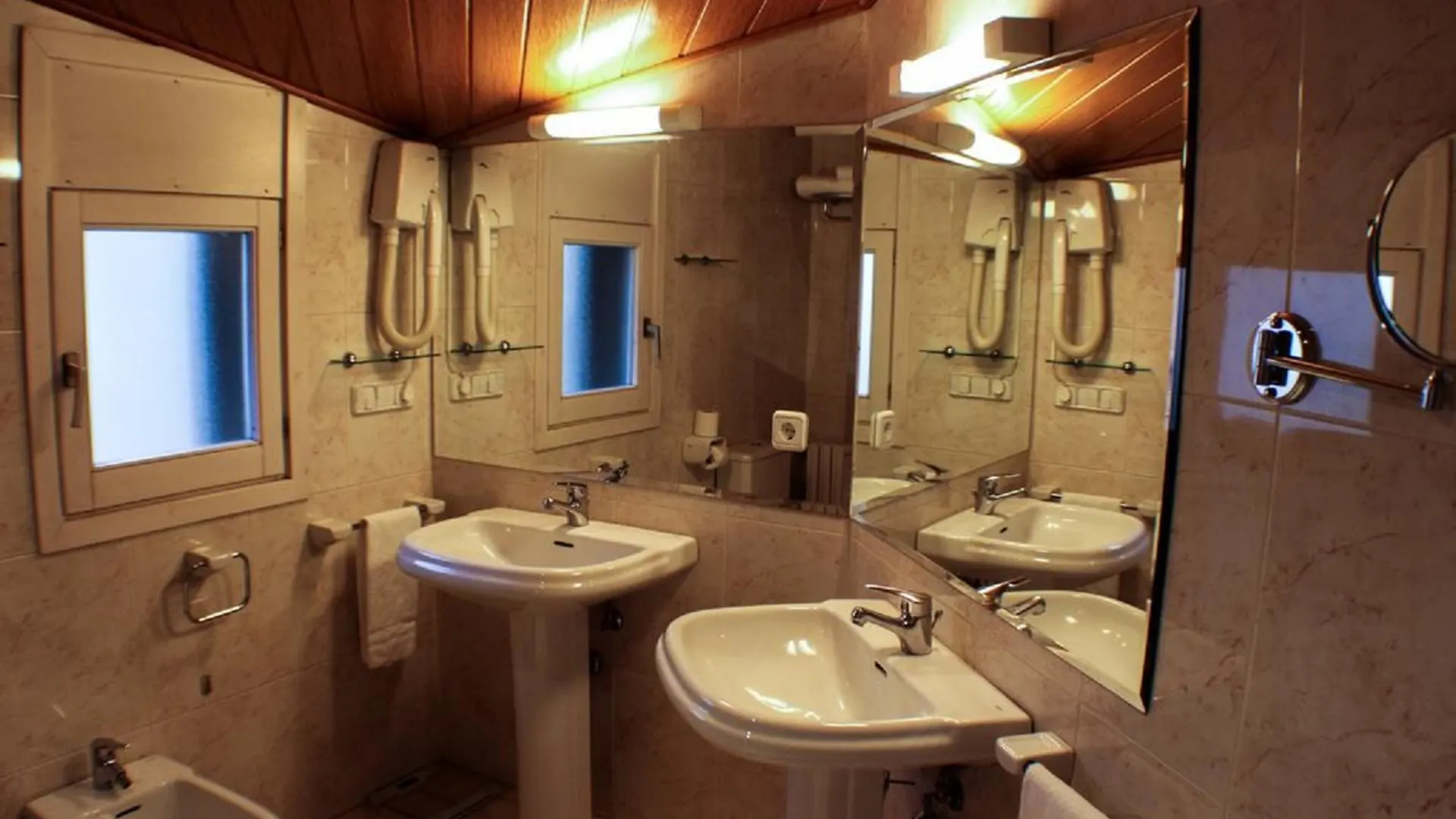 Evenia Oros Hotel Encamp